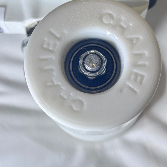 CHANEL 24C White CC Hightop Roller skates Complete Set Size 38 - Picture 8 of 16